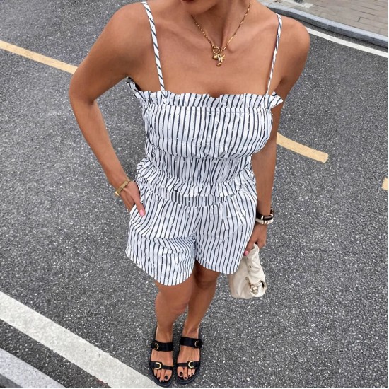 Cross-border European and American women's clothing: 2025 spring/summer stylish striped short top and bottom set.