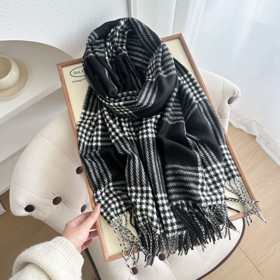 In stock: Vintage autumn and winter British style. Women's luxury plaid, thickened, warm scarf for couples and students, windproof shawl. In stock: Vintage autumn and winter British style. Women's luxury plaid, thickened, warm scarf for couples and students, windproof shawl.