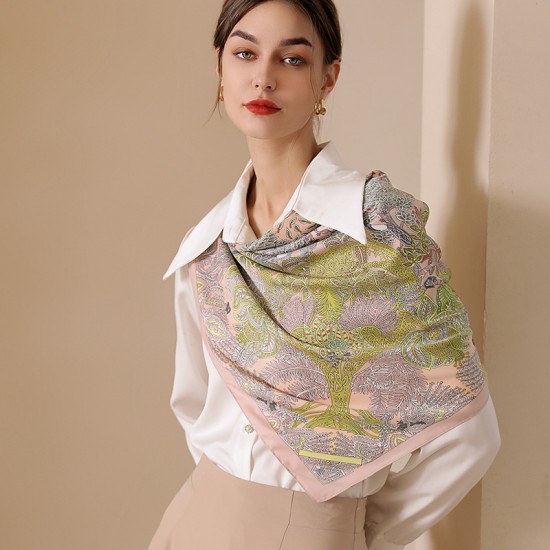 2025 summer new printed square scarves, wholesale, French retro imitation silk neck scarves, 90s-style small square neck scarves for women. 2025 summer new printed square scarves, wholesale, French retro imitation silk neck scarves, 90s-style small square neck scarves for women.