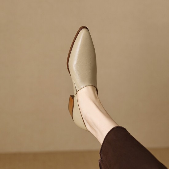 Vintage wedge-heel flip-flops, fashionable, elegant, open-toe, high-end sandals for summer outdoor wear. Vintage wedge-heel flip-flops, fashionable, elegant, open-toe, high-end sandals for summer outdoor wear.