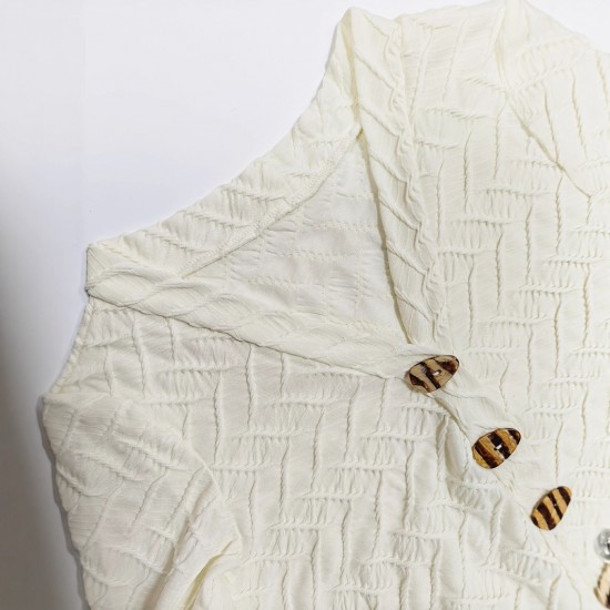 2025 summer European and American women's fashion, V-neck, 3D knitted jacquard, long-sleeved, fashionable, slim-fitting top, shirt, and jacket.