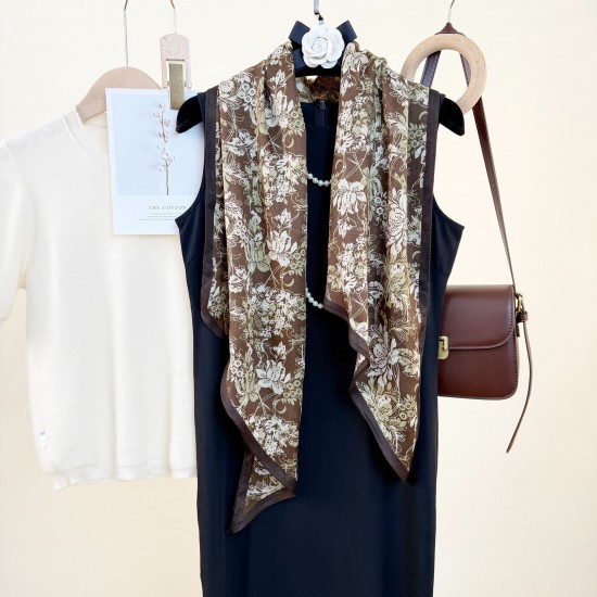 Korean retro, elegant, high-end clothing matching shawls, thin scarves with floral prints for air-conditioned rooms. Korean retro, elegant, high-end clothing matching shawls, thin scarves with floral prints for air-conditioned rooms.