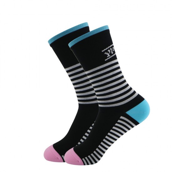 New football sports socks, non-slip, thickened, breathable, men's and women's outdoor running and cycling socks. New football sports socks, non-slip, thickened, breathable, men's and women's outdoor running and cycling socks.
