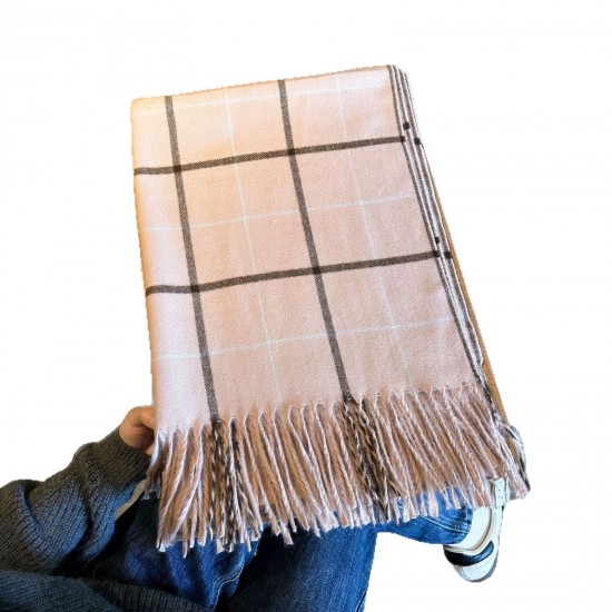 Autumn and winter retro student casual Korean-style square plaid neck scarf for women, warm, soft, thickened lines, and checkered tassels. Scarves