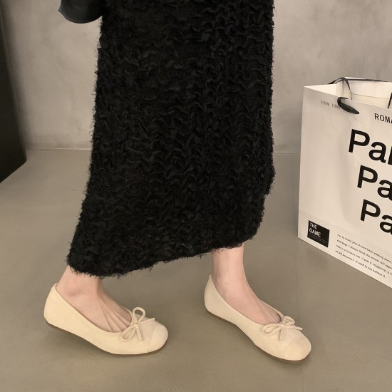 Women's French flat pumps, 2024 new retro suede red shoes, fairy-style ballet toe shoes. Women's French flat pumps, 2024 new retro suede red shoes, fairy-style ballet toe shoes.