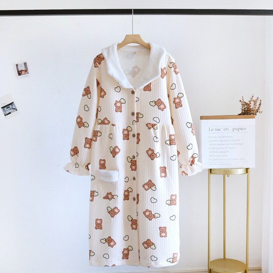 Women's summer thin, loose, short-sleeved artificial cotton loungewear, pajamas, and a fresh floral cotton bra. Women's summer thin, loose, short-sleeved artificial cotton loungewear, pajamas, and a fresh floral cotton bra.