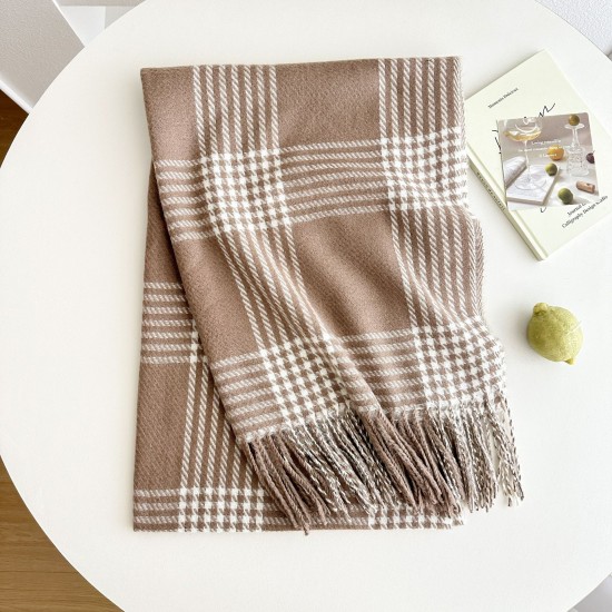 In stock: Vintage autumn and winter British style. Women's luxury plaid, thickened, warm scarf for couples and students, windproof shawl. In stock: Vintage autumn and winter British style. Women's luxury plaid, thickened, warm scarf for couples and students, windproof shawl.