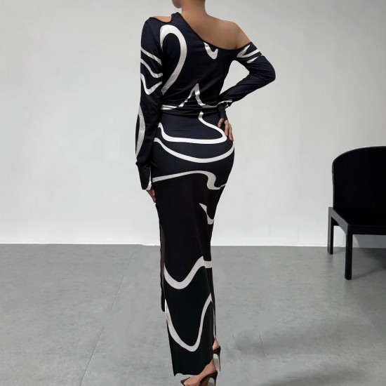 European and American fashion: sexy midi skirts, elegant contrasting halter tops for summer, slimming and flattering. European and American fashion: sexy midi skirts, elegant contrasting halter tops for summer, slimming and flattering.