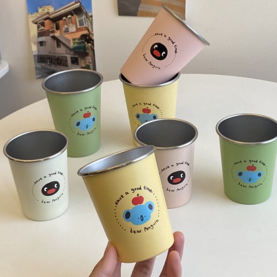 Instagram niche refreshing sports golf plastic water cup, cartoon badminton travel cup with tea strainer, large capacity. Instagram niche refreshing sports golf plastic water cup, cartoon badminton travel cup with tea strainer, large capacity.