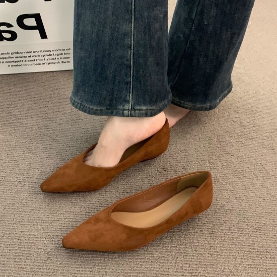 French-style niche brown shoes for women, 2025 spring and autumn wedge heels, elegant pointed toe commuter shoes for evening wear French-style niche brown shoes for women, 2025 spring and autumn wedge heels, elegant pointed toe commuter shoes for evening wear