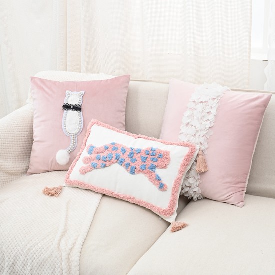 Cross-border Nordic hot-selling Halloween mesh cushion covers with bat and ghost designs for living room sofas and holiday decorations.