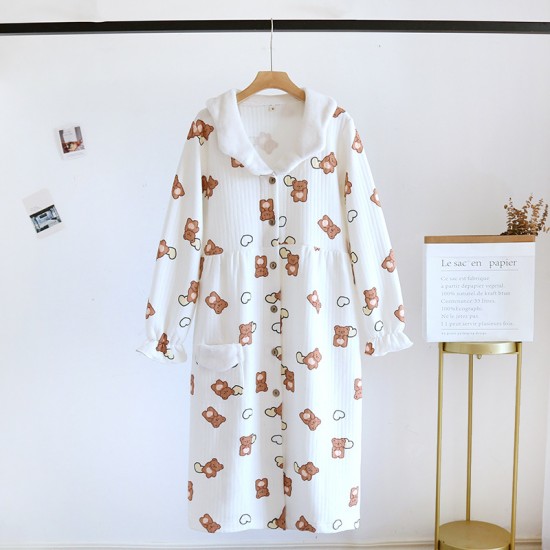 Women's summer thin, loose, short-sleeved artificial cotton loungewear, pajamas, and a fresh floral cotton bra. Women's summer thin, loose, short-sleeved artificial cotton loungewear, pajamas, and a fresh floral cotton bra.