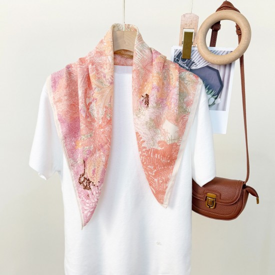Korean fashionable, pastoral style, floral print, elegant design square scarves, niche, youthful, new silk scarves for mothers Korean fashionable, pastoral style, floral print, elegant design square scarves, niche, youthful, new silk scarves for mothers