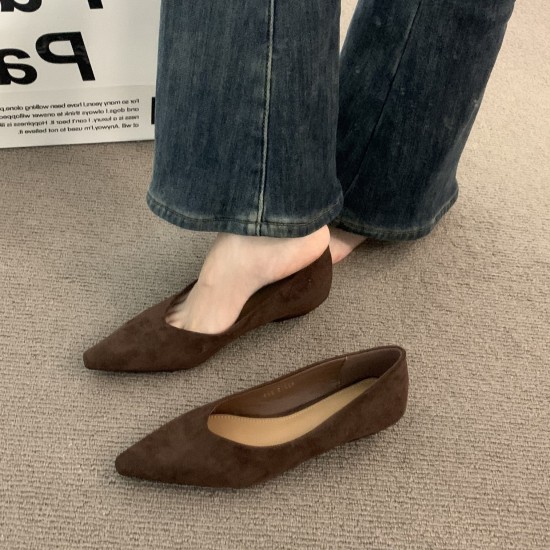 French-style niche brown shoes for women, 2025 spring and autumn wedge heels, elegant pointed toe commuter shoes for evening wear French-style niche brown shoes for women, 2025 spring and autumn wedge heels, elegant pointed toe commuter shoes for evening wear