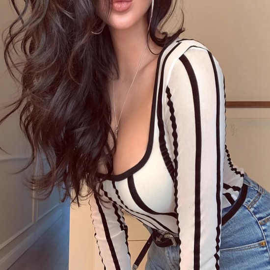 European and American women's summer tops. 2025 new, niche, striped, versatile, slim-fitting, sexy, long-sleeved T-shirt. Wholesale. European and American women's summer tops. 2025 new, niche, striped, versatile, slim-fitting, sexy, long-sleeved T-shirt. Wholesale.