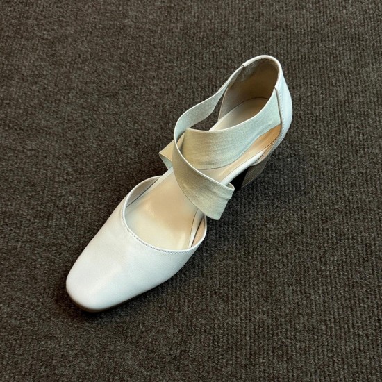 New retro, versatile ballet high heels, women's block heels, cross-strap, hollow, casual closed-toe sandals. New retro, versatile ballet high heels, women's block heels, cross-strap, hollow, casual closed-toe sandals.