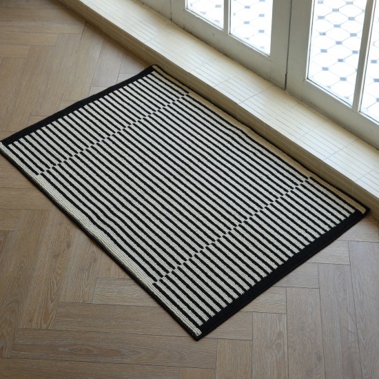 New flocked home entrance door mats, non-slip bathroom and toilet doorway absorbent mats. Doormats New flocked home entrance door mats, non-slip bathroom and toilet doorway absorbent mats. Doormats