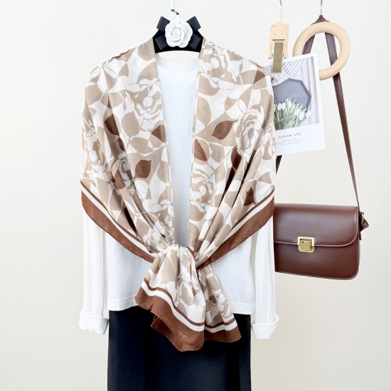 Artistic, fashionable, creative cotton and linen long scarves, spring and autumn women's stylish, retro floral print outerwear shawls.